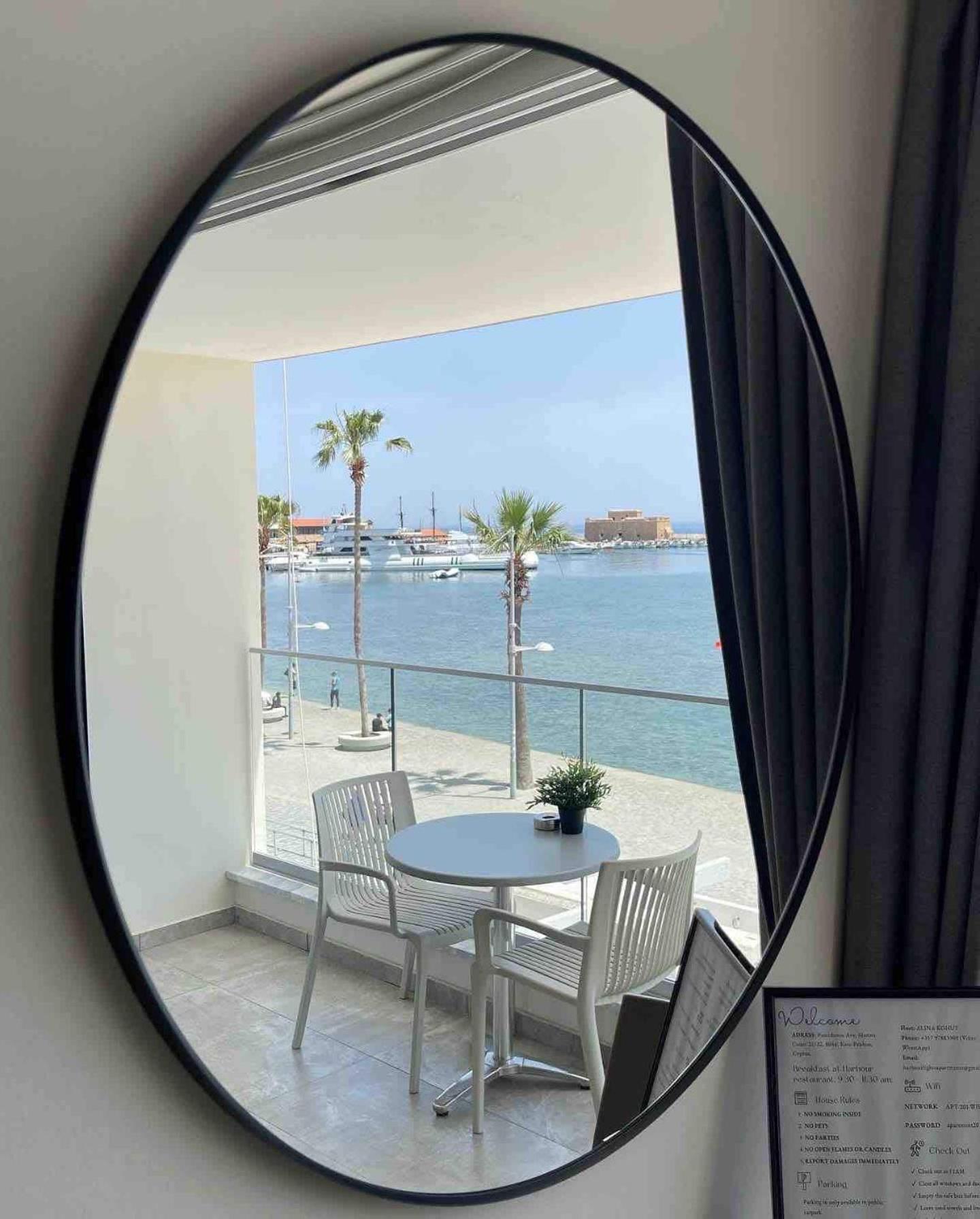 Harbour Lights Studio Apartments Paphos Buitenkant foto