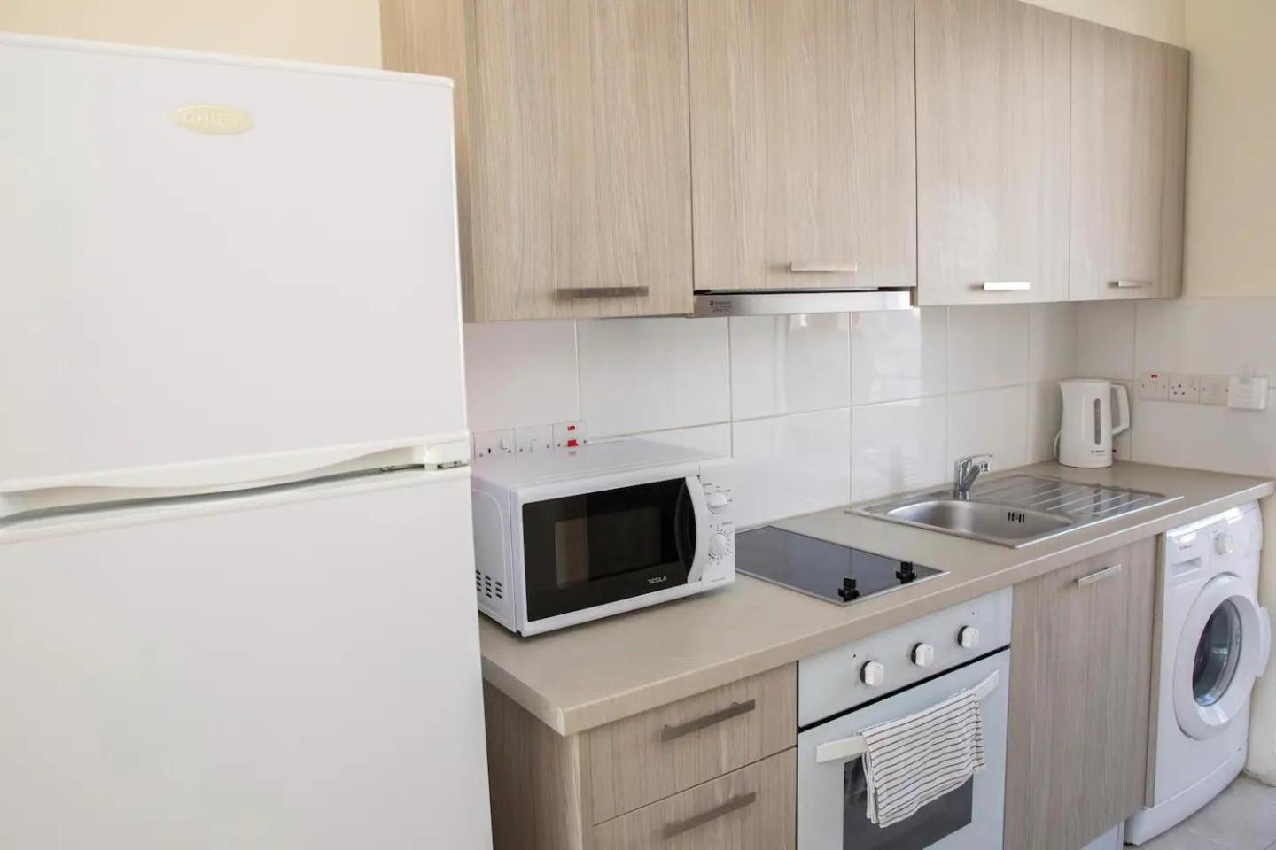 Harbour Lights Studio Apartments Paphos Buitenkant foto