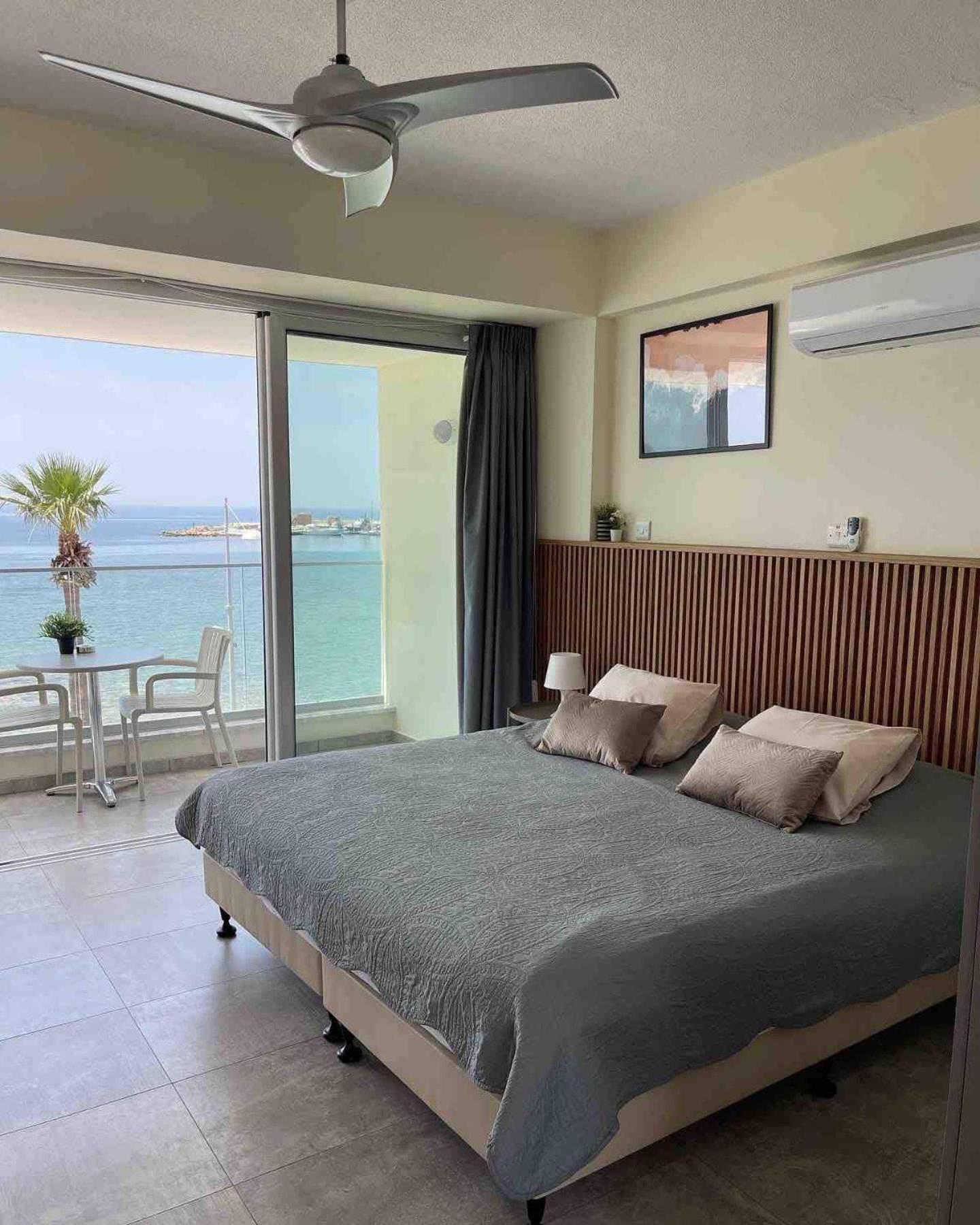 Harbour Lights Studio Apartments Paphos Buitenkant foto