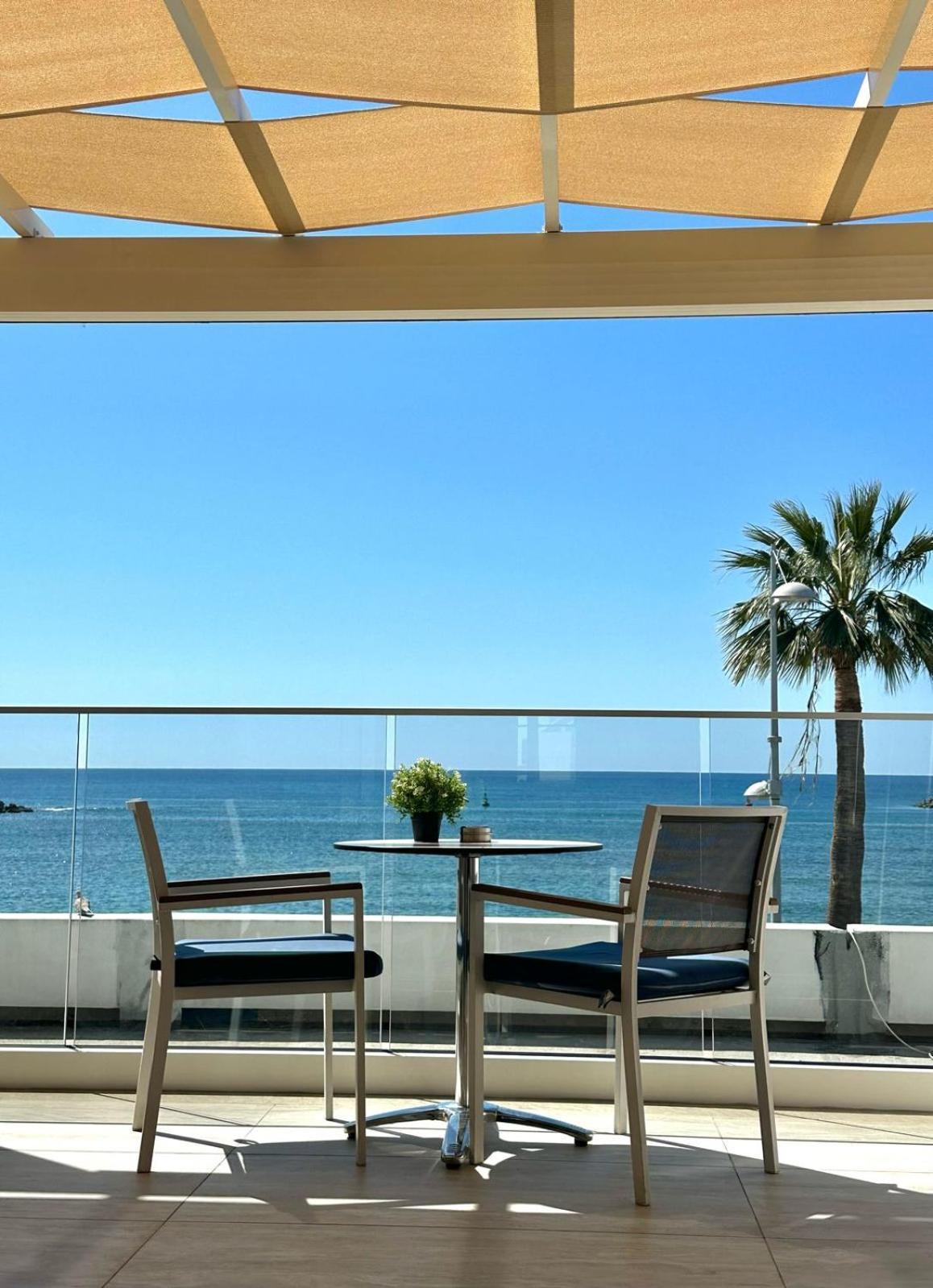 Harbour Lights Studio Apartments Paphos Buitenkant foto