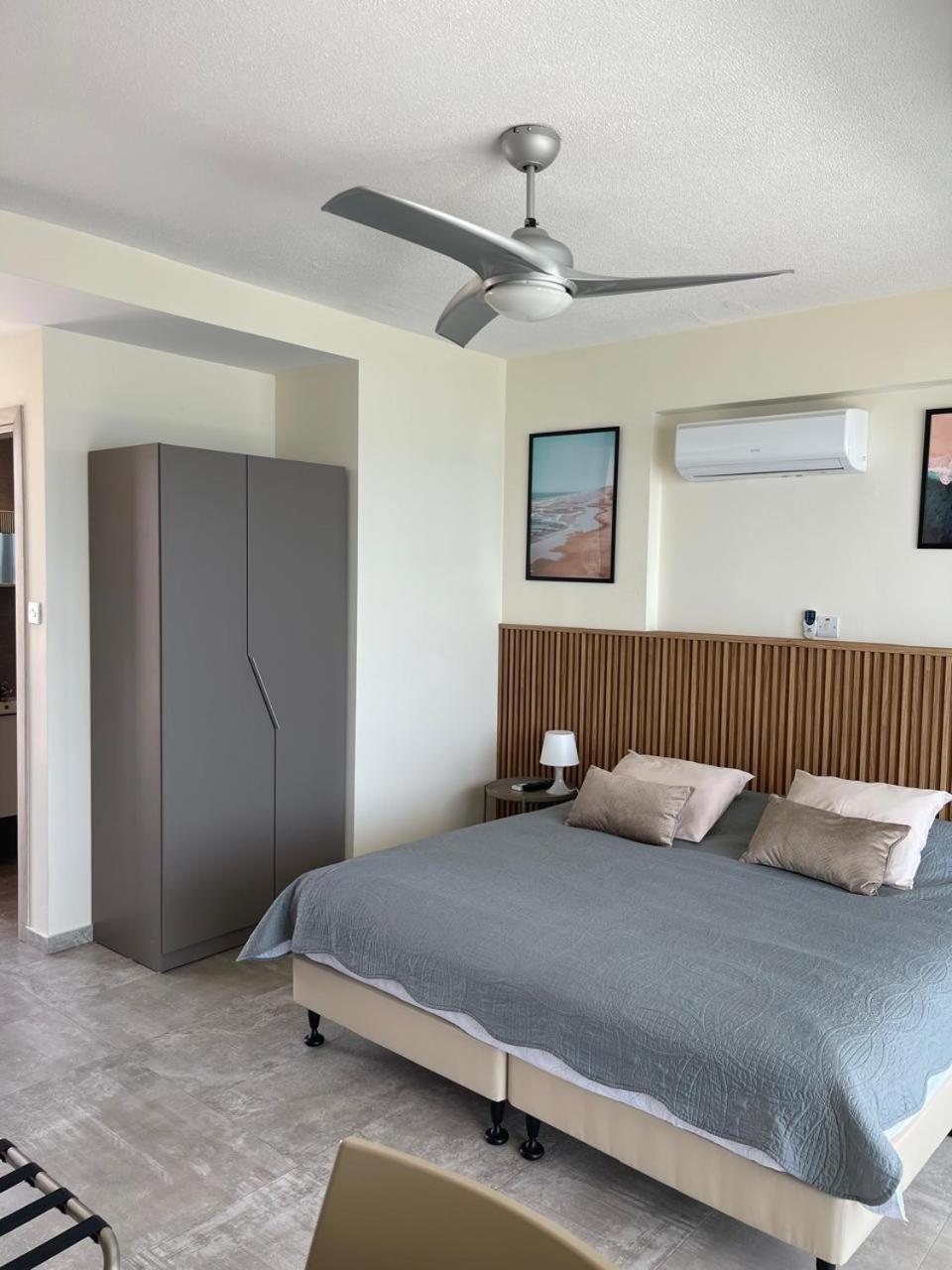 Harbour Lights Studio Apartments Paphos Buitenkant foto